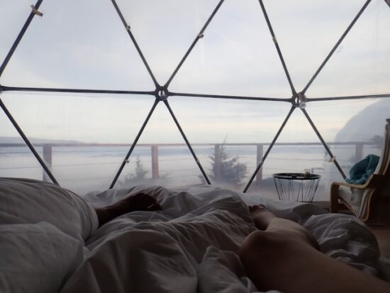 Cum să alegi glampingul perfect în funcție de anotimp